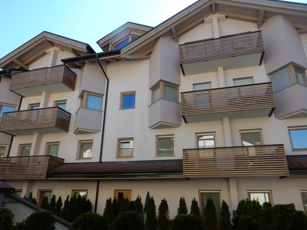 Residenza Casale Aparthotel Ponte delle Arche Exterior photo